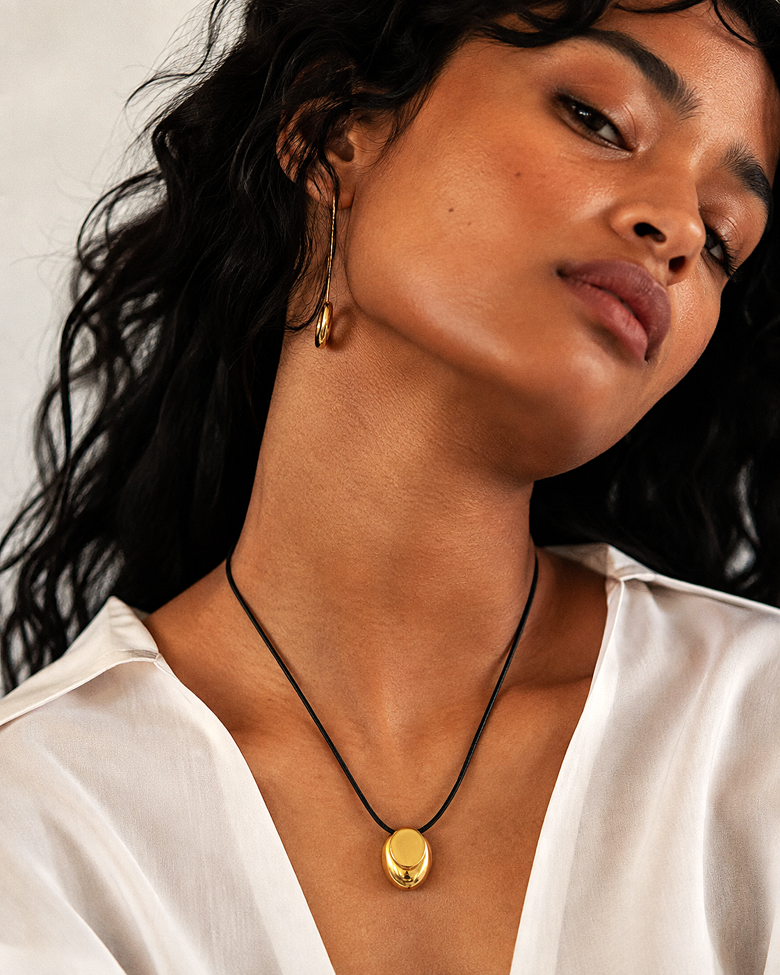 No Strings 18K Gold Plated Necklace - B E L O R I