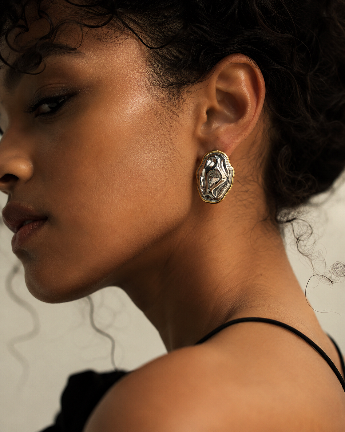 Echo Two Toned Earrings - B E L O R I