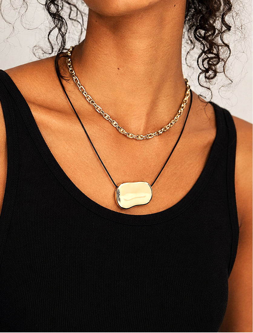 Off Duty 18K cord Necklace with stud earrings