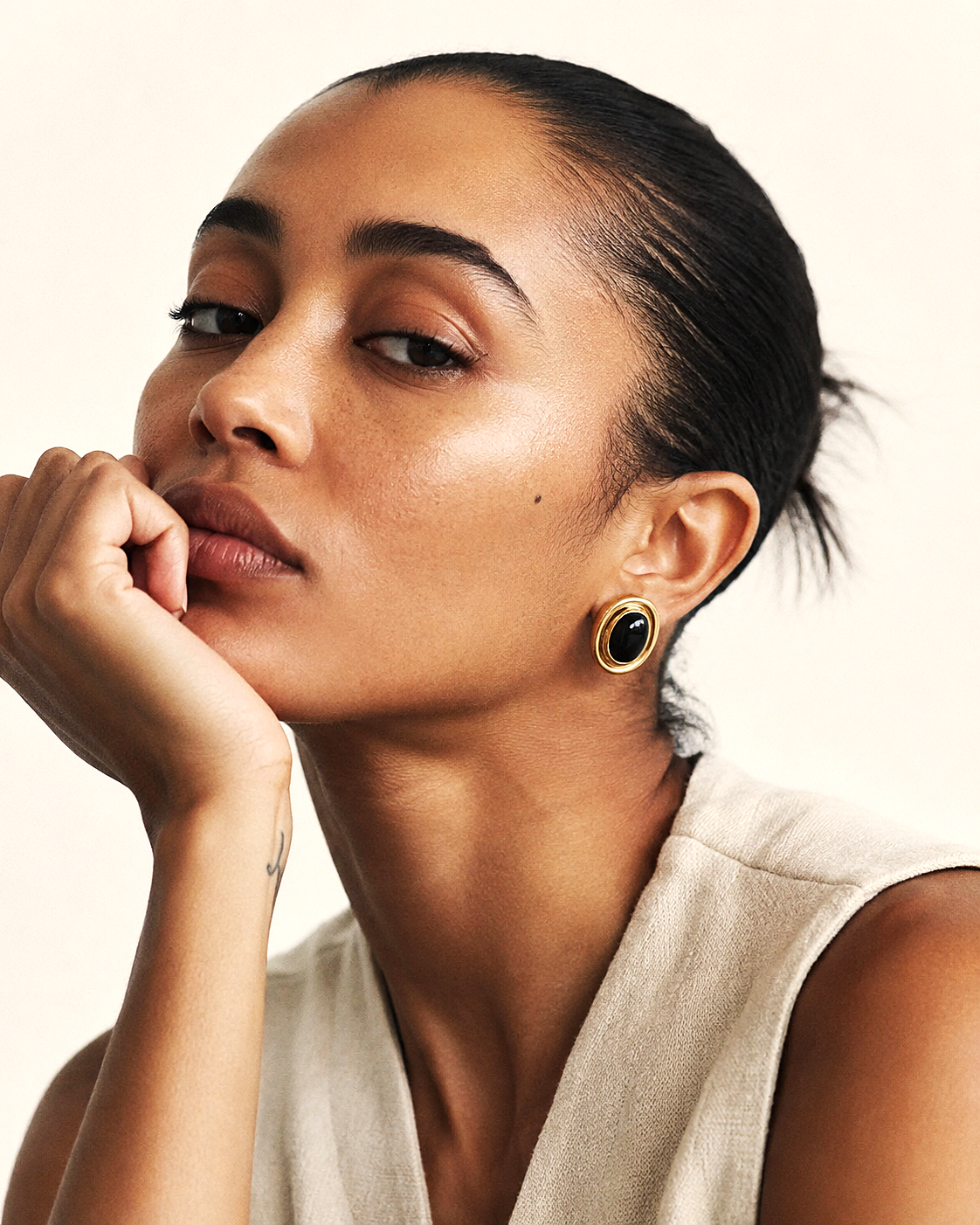 Off Duty 18K cord Necklace with stud earrings