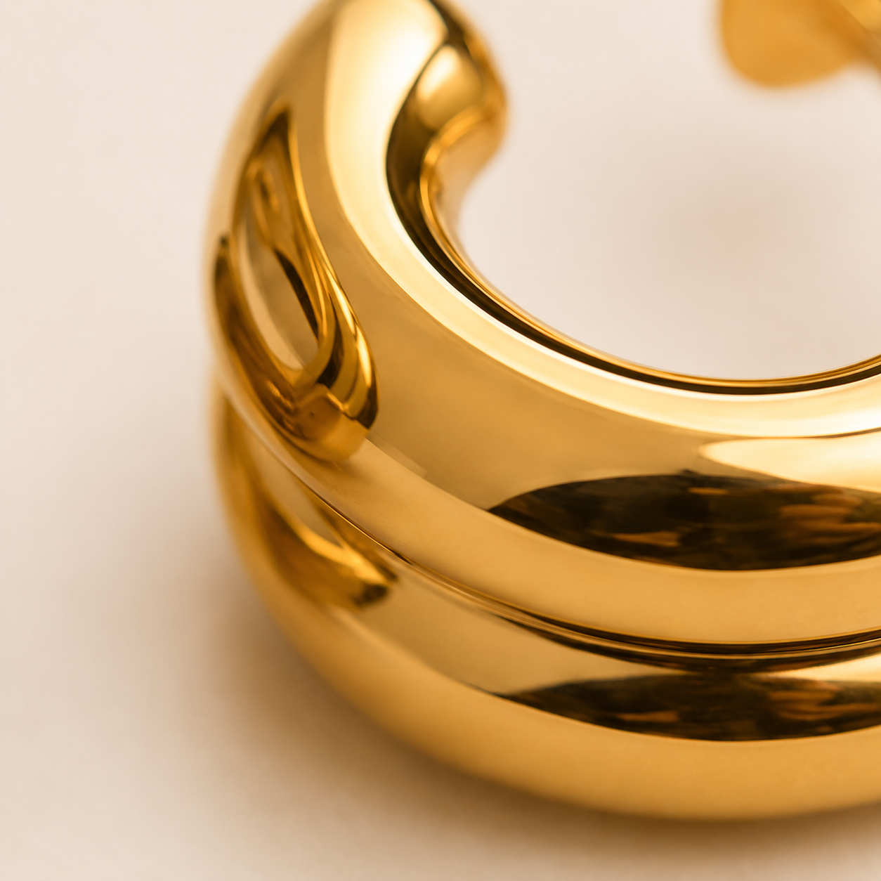 Sculpted Double Band Huggies