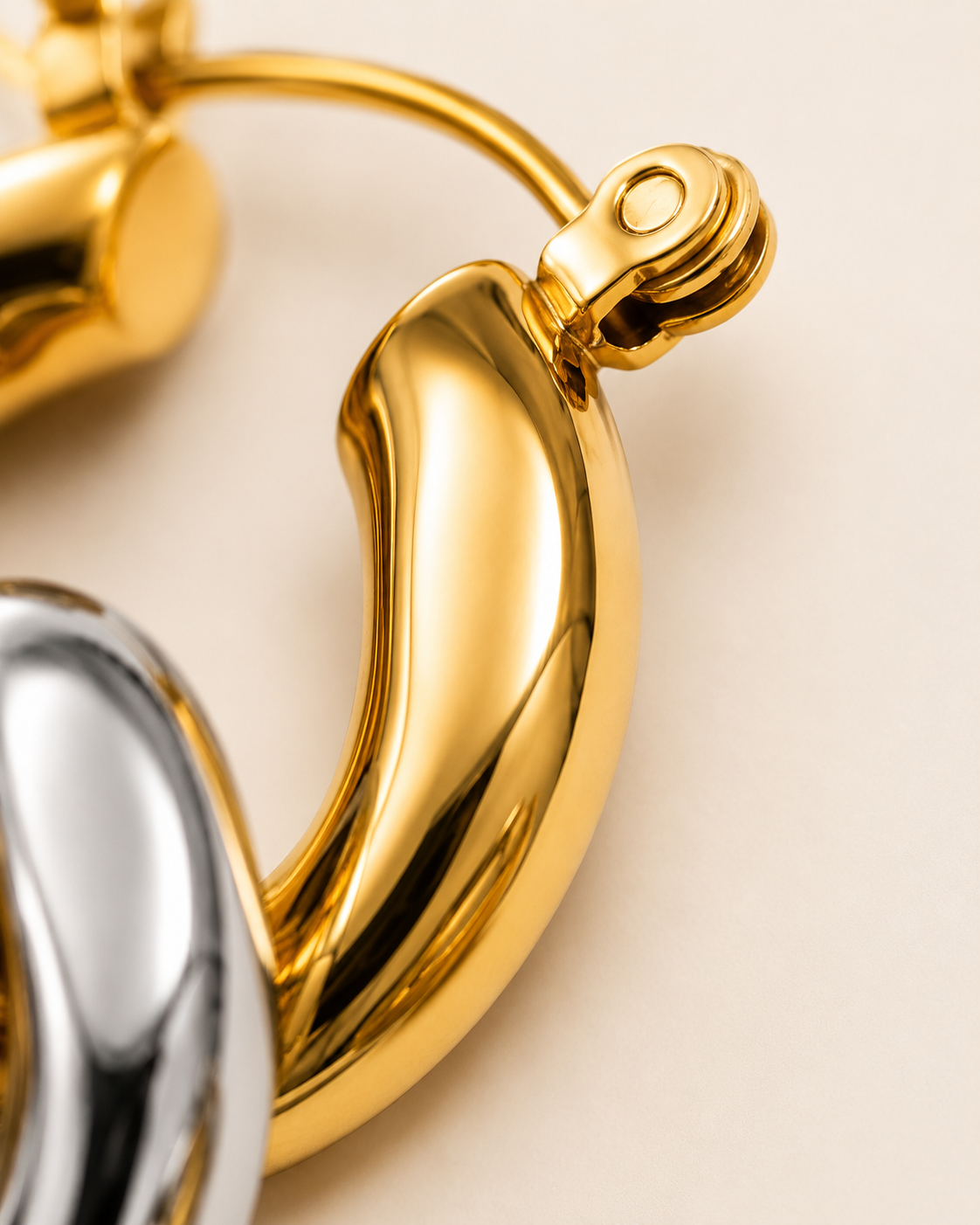 Dual-Toned Sculpted Link Drops