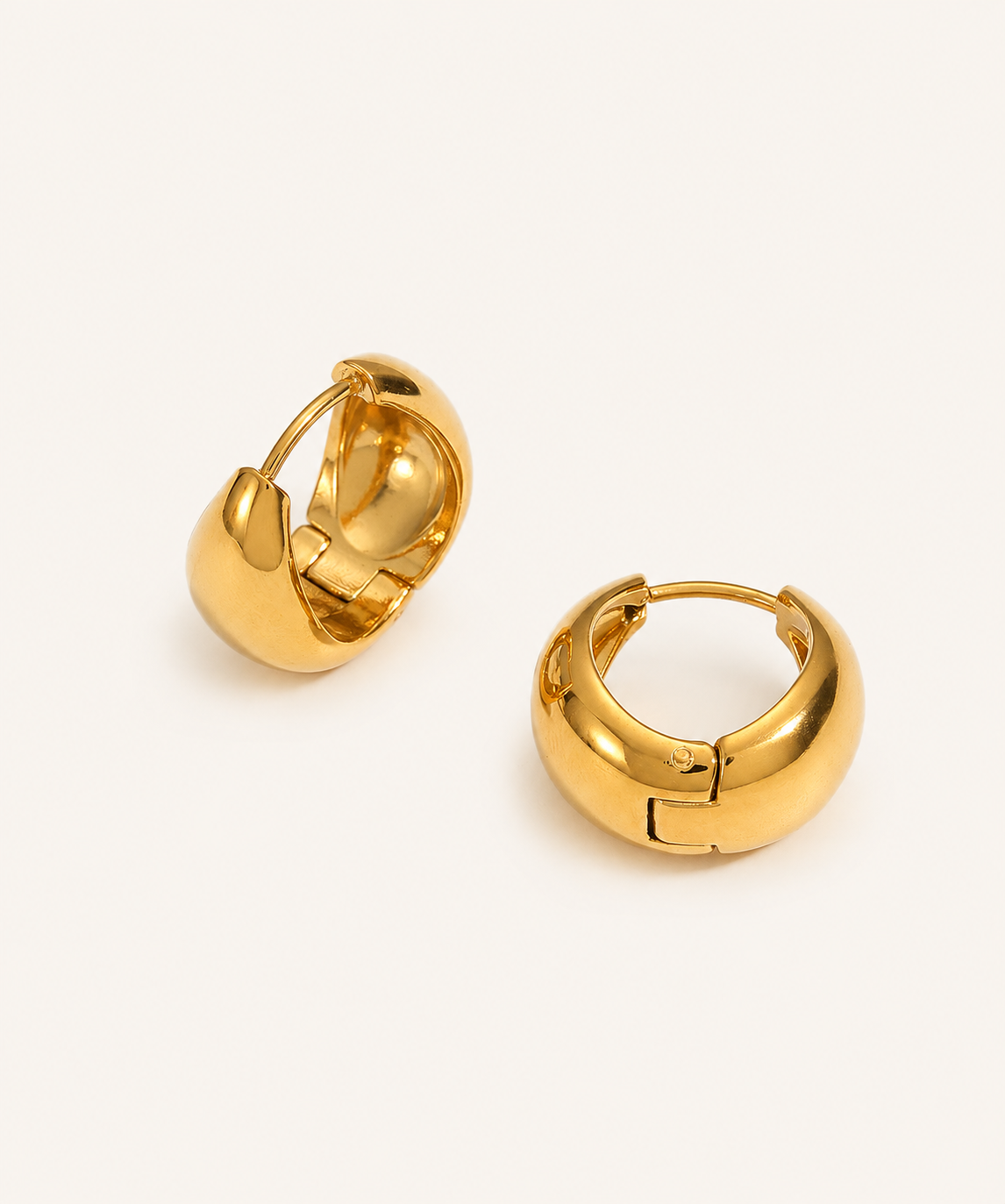 The Huggie Earrings - B E L O R I - Gold / Small