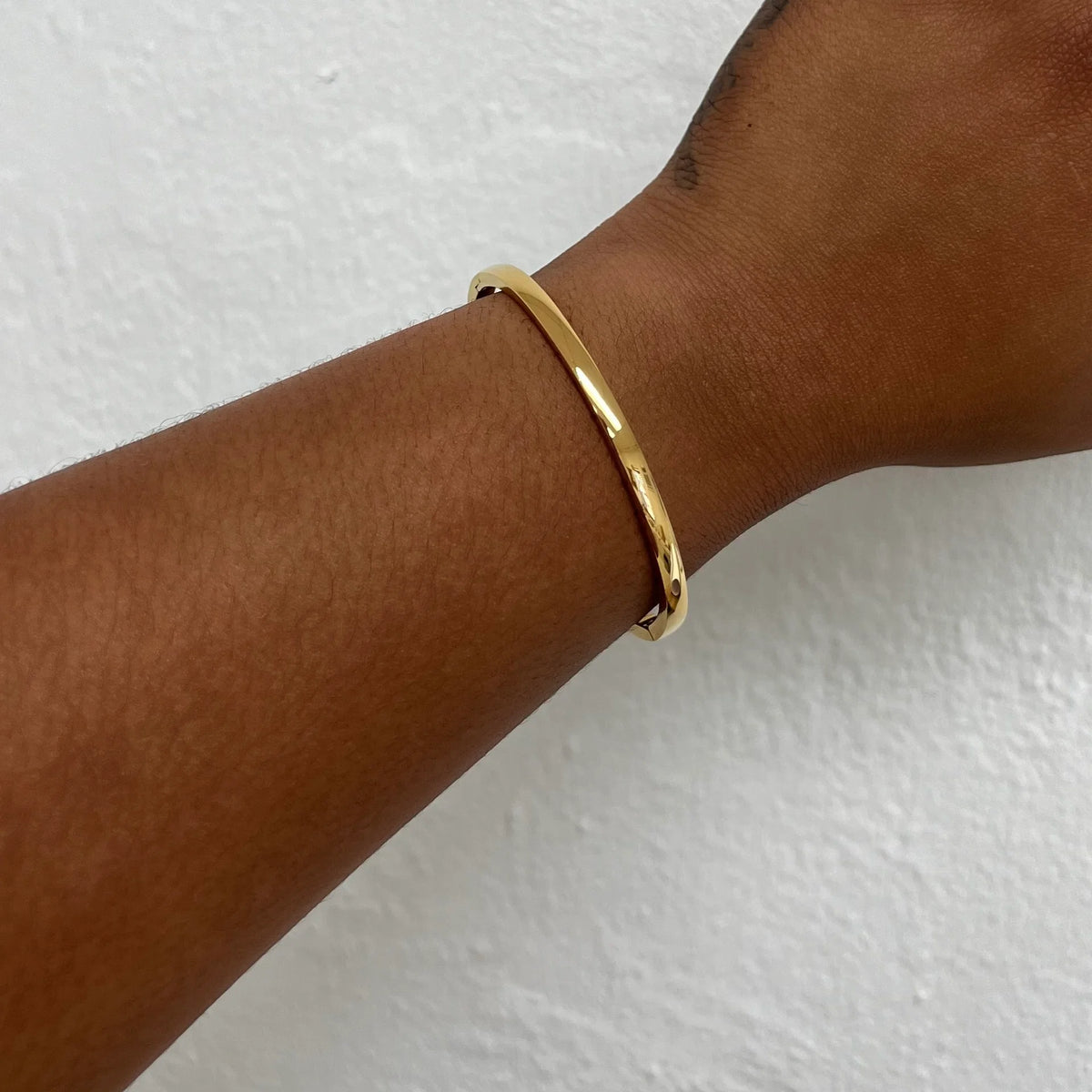 Go to bracelet with ring for office