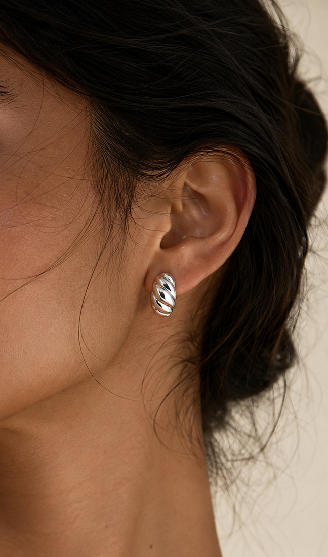 The Twisted Huggie Earrings - B E L O R I