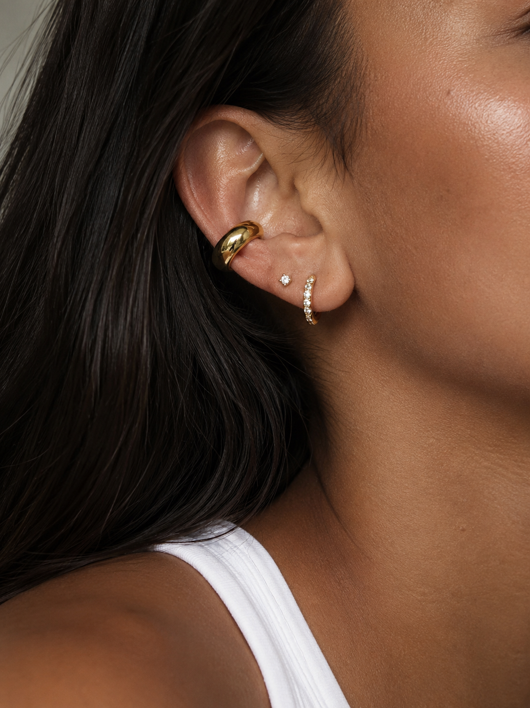 The Crystal Hoop Earrings silver tone - B E L O R I